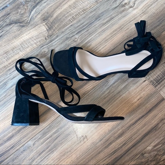 Suede BCBGeneration Block Tie Up Heels 9.5 - Picture 1 of 6